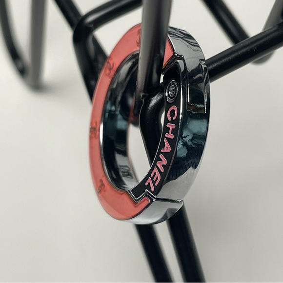 Fashion key clasp pink with CC logo resin covered - Picture 4 of 7